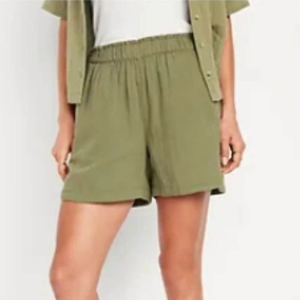 Old Navy Light Olive Green High Waist Women’s Shorts